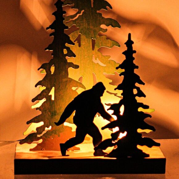 Rustic Metal Bigfoot Forest Stroll Accent Lamp Decorative Sasquatch Home Decor - Picture 10 of 10